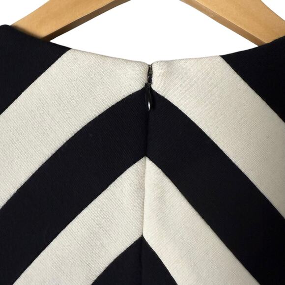 Lisa‎ Perry Wool Mod Mini Dress Long Sleeve Geometric Black and White, Size 2 - Picture 9 of 14